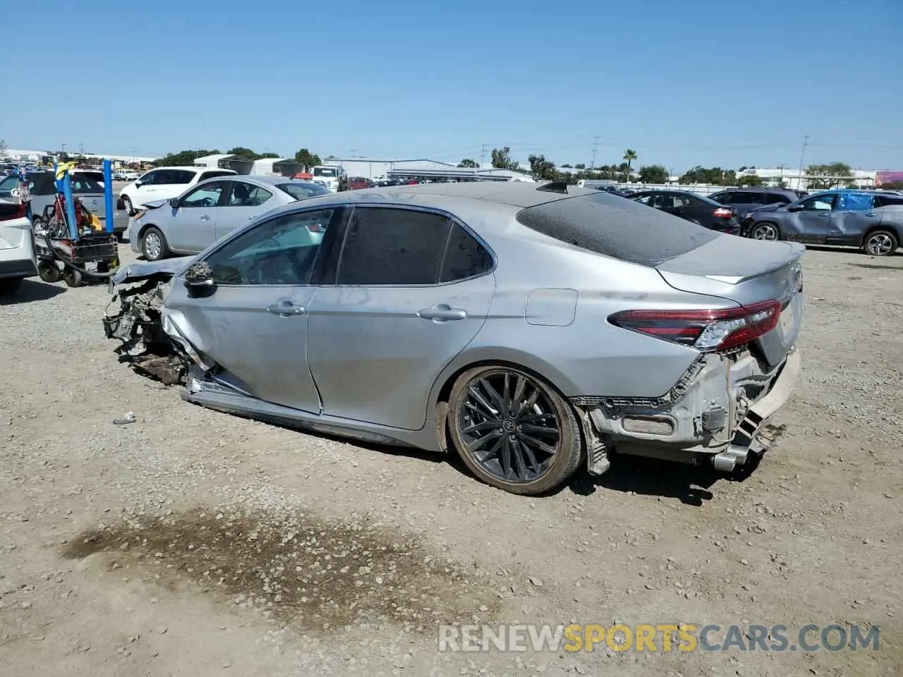 2 fotografías del automóvil dañado 4T1K61AK3NU025726 TOYOTA CAMRY 2022