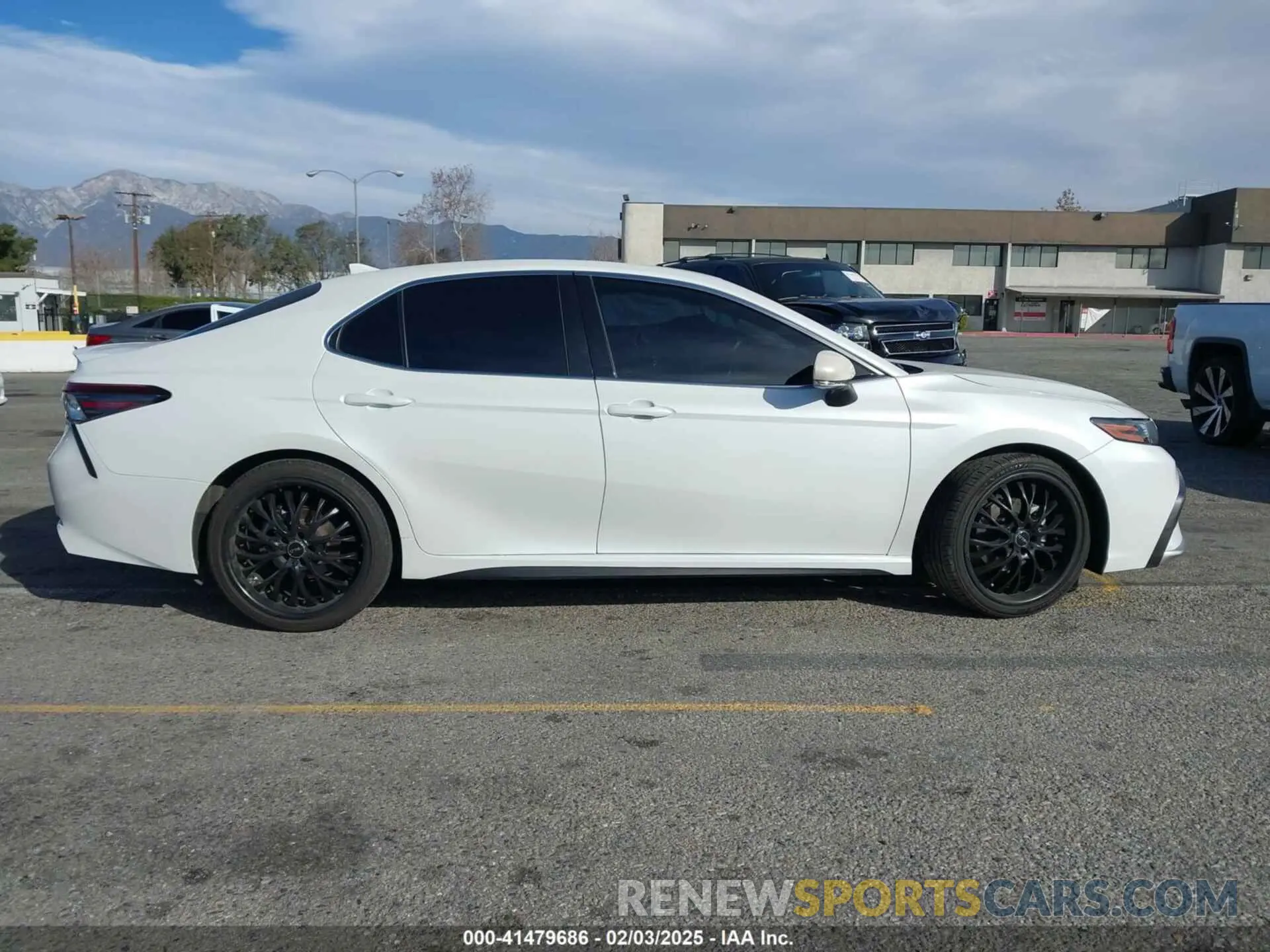 13 fotografías del automóvil dañado 4T1K61AK4NU005579 TOYOTA CAMRY 2022