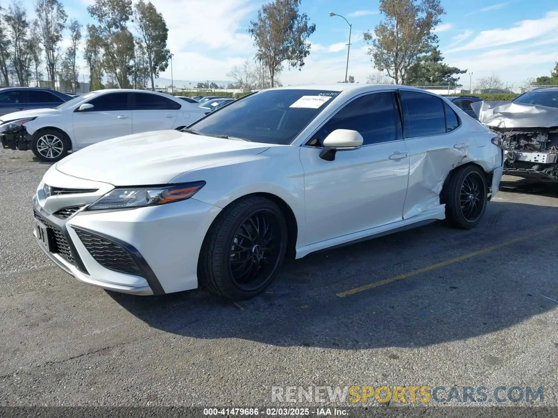 2 fotografías del automóvil dañado 4T1K61AK4NU005579 TOYOTA CAMRY 2022