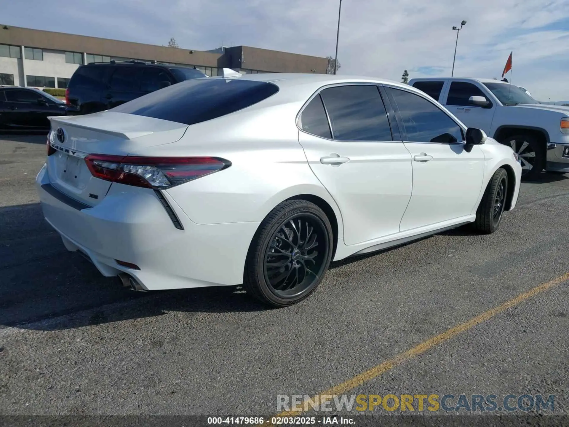 4 fotografías del automóvil dañado 4T1K61AK4NU005579 TOYOTA CAMRY 2022