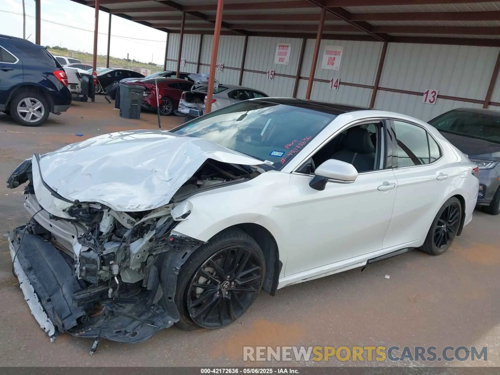 14 fotografías del automóvil dañado 4T1K61AK5NU010192 TOYOTA CAMRY 2022