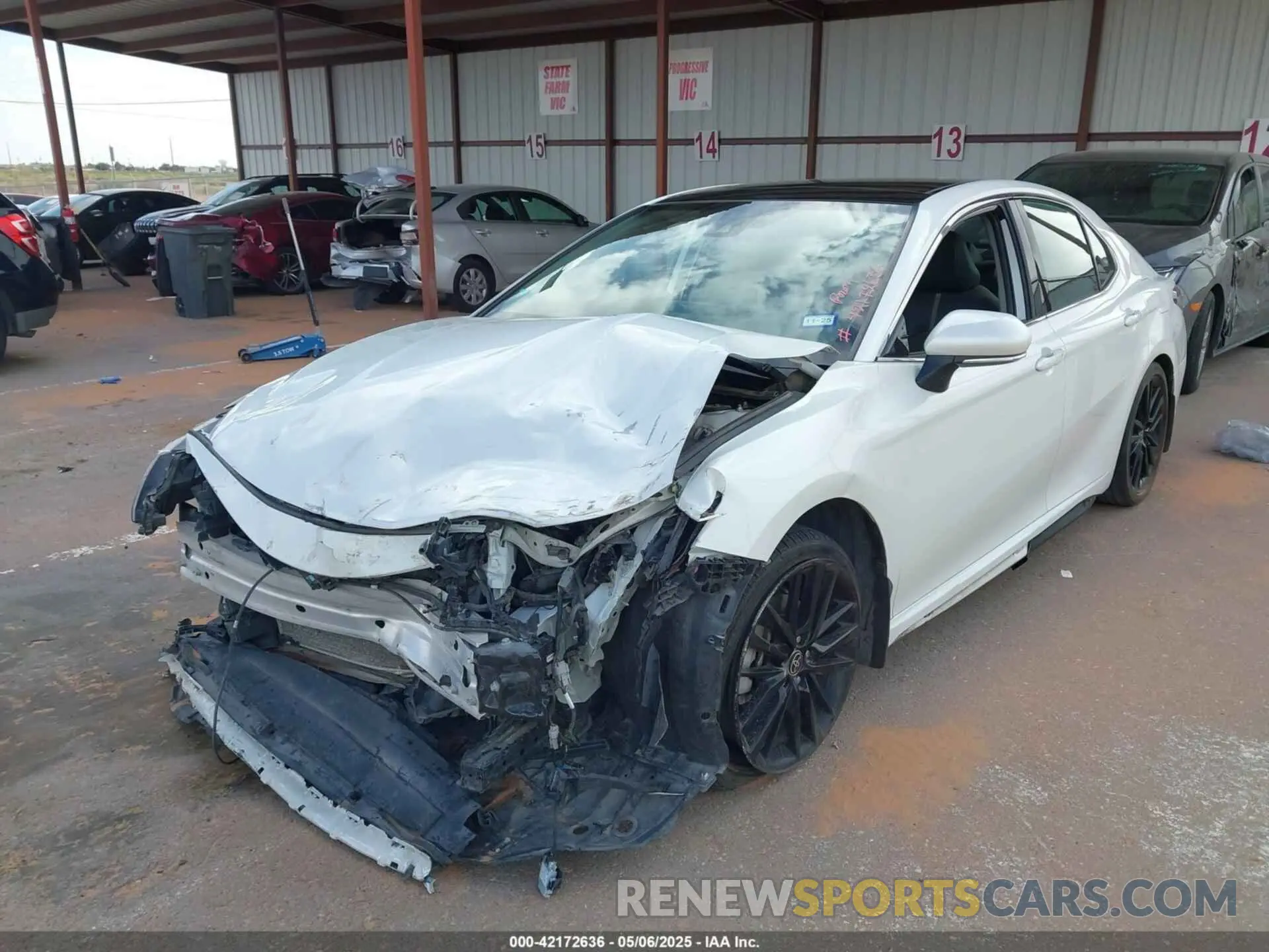 2 fotografías del automóvil dañado 4T1K61AK5NU010192 TOYOTA CAMRY 2022
