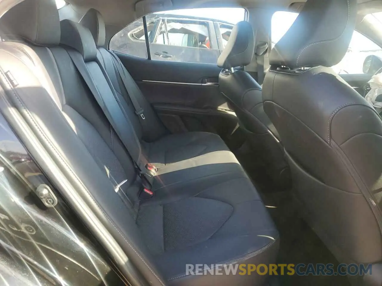 10 fotografías del automóvil dañado 4T1K61AK5NU075947 TOYOTA CAMRY 2022