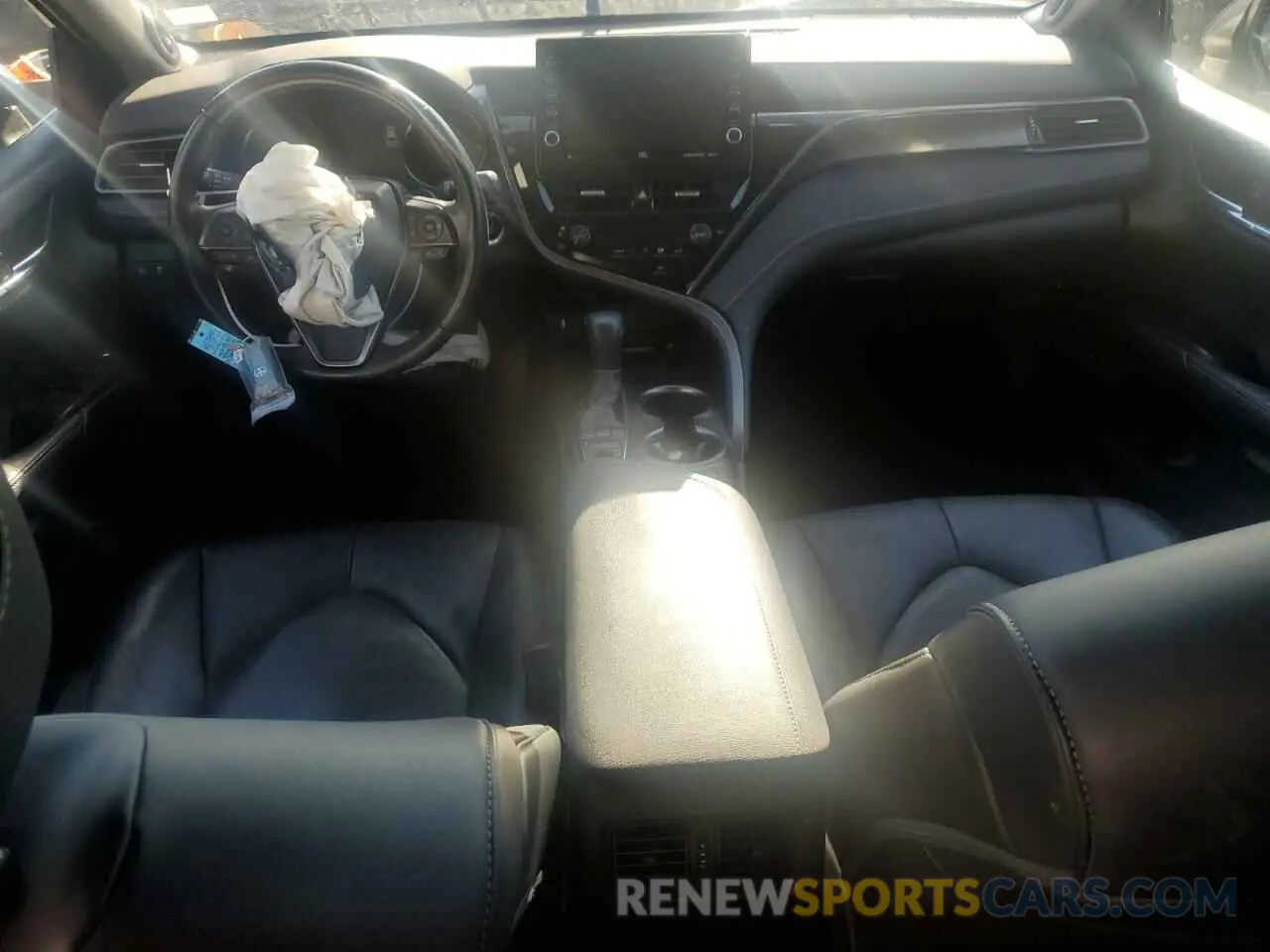 8 fotografías del automóvil dañado 4T1K61AK5NU075947 TOYOTA CAMRY 2022
