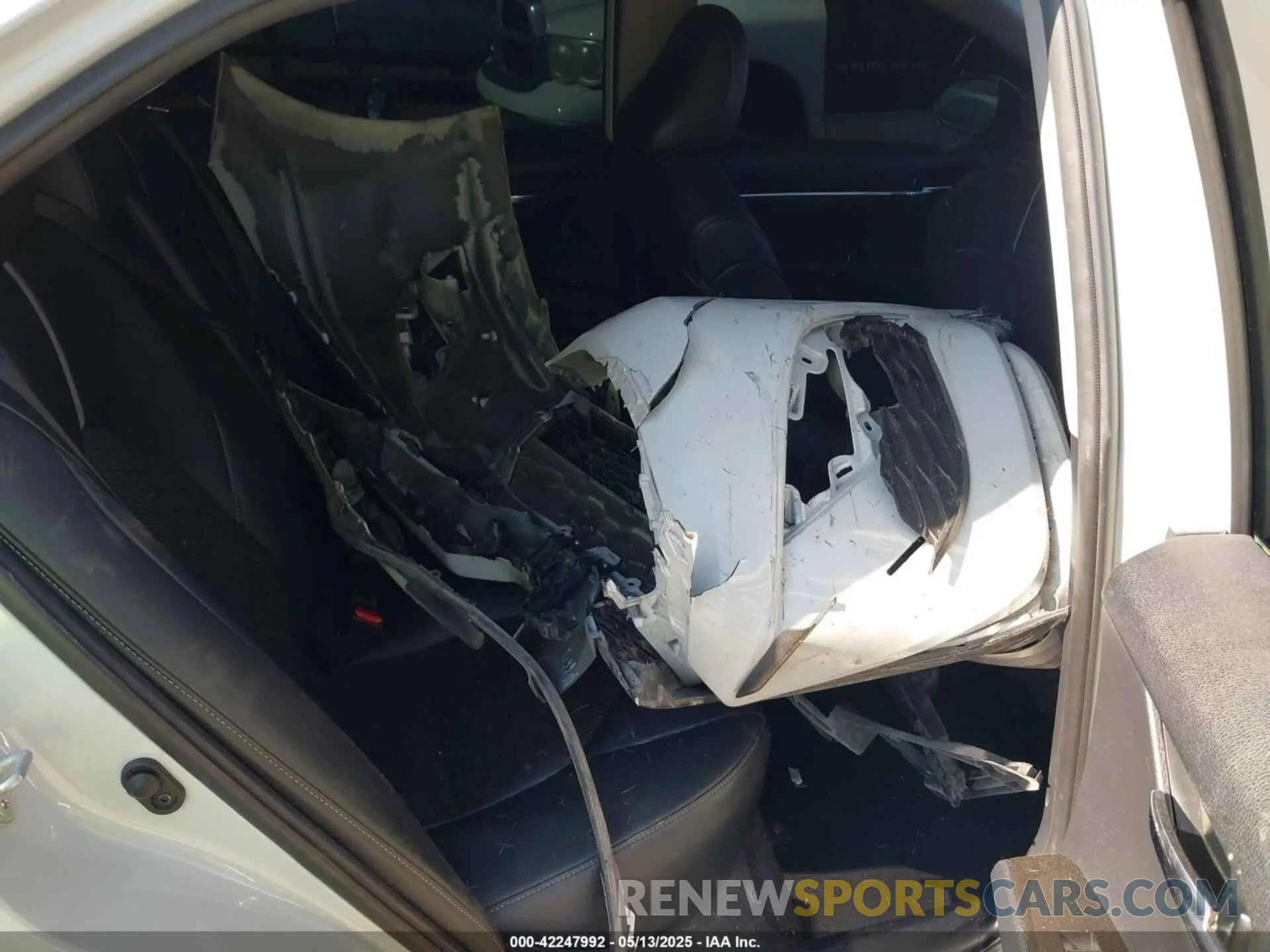 8 fotografías del automóvil dañado 4T1K61AK7NU005351 TOYOTA CAMRY 2022
