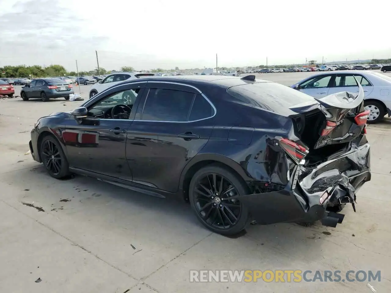 2 fotografías del automóvil dañado 4T1K61AK7NU016186 TOYOTA CAMRY 2022