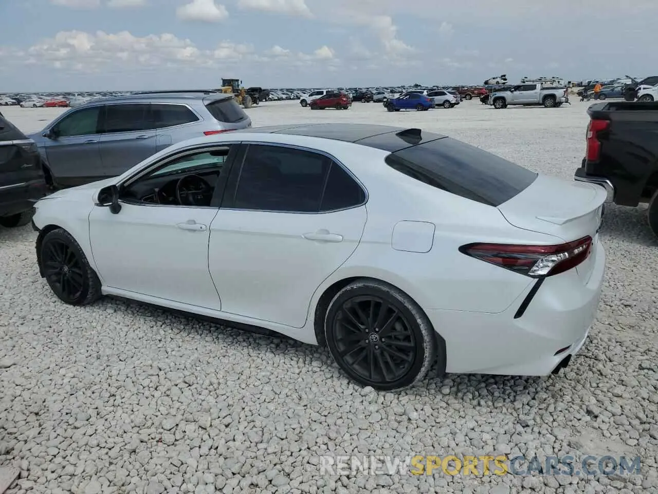 2 fotografías del automóvil dañado 4T1K61AK7NU019119 TOYOTA CAMRY 2022