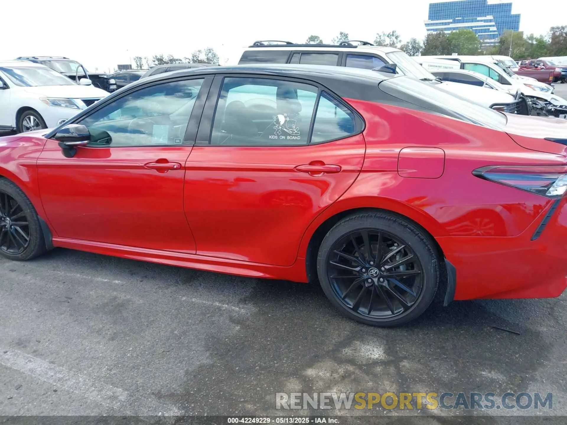 15 fotografías del automóvil dañado 4T1K61AK7NU035255 TOYOTA CAMRY 2022
