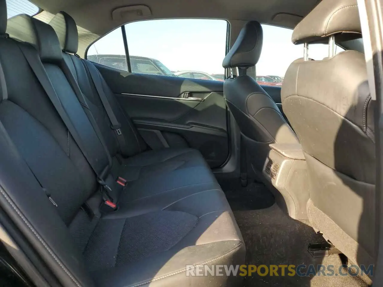 10 fotografías del automóvil dañado 4T1K61AK7NU043839 TOYOTA CAMRY 2022