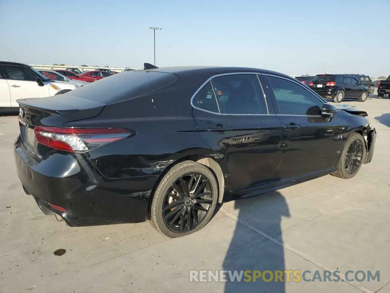3 fotografías del automóvil dañado 4T1K61AK7NU043839 TOYOTA CAMRY 2022
