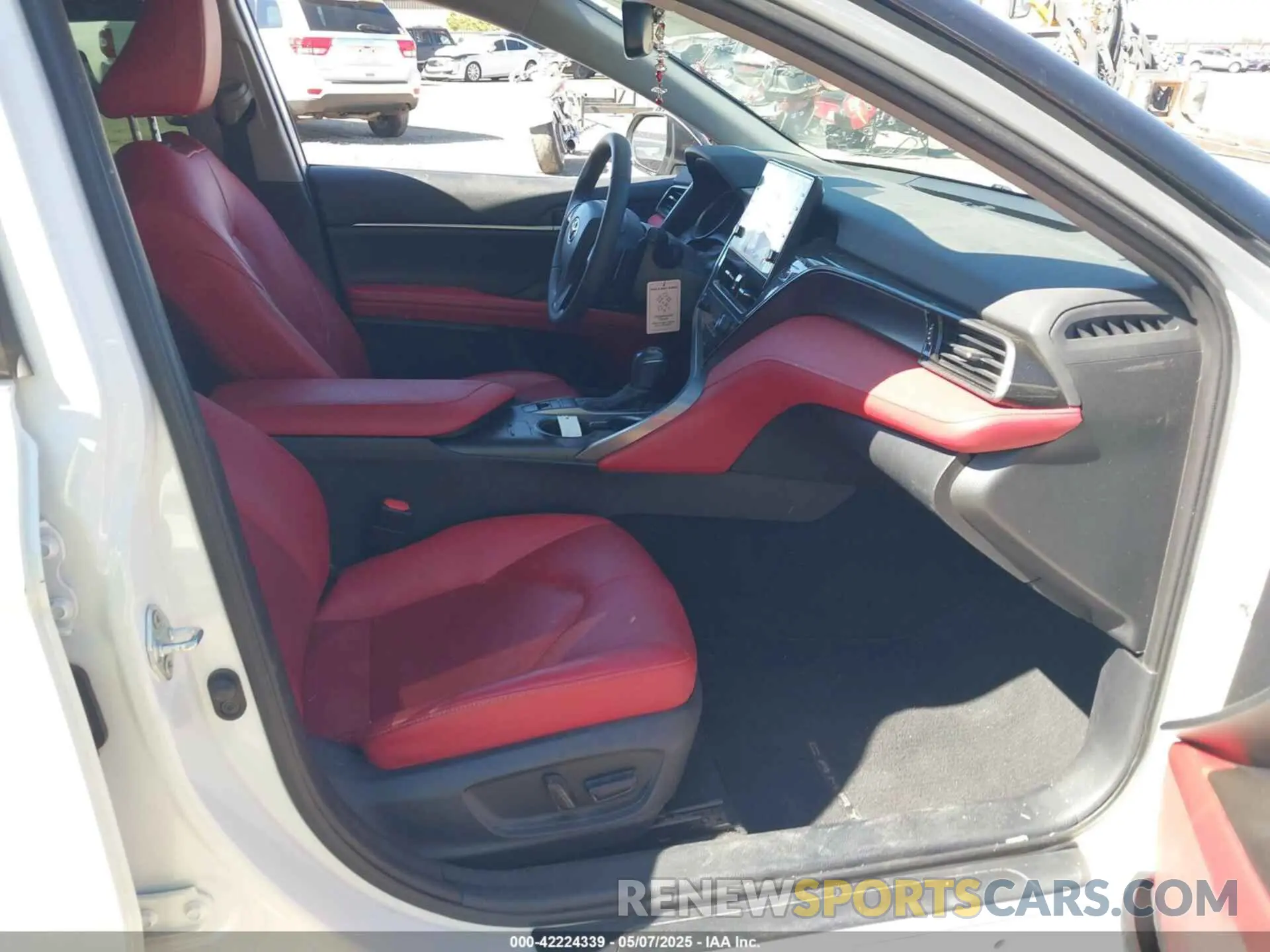 5 fotografías del automóvil dañado 4T1K61AK8NU005679 TOYOTA CAMRY 2022