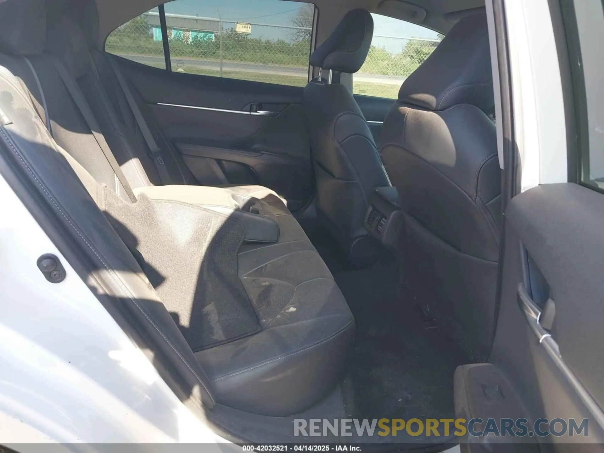 8 fotografías del automóvil dañado 4T1K61AK8NU060777 TOYOTA CAMRY 2022