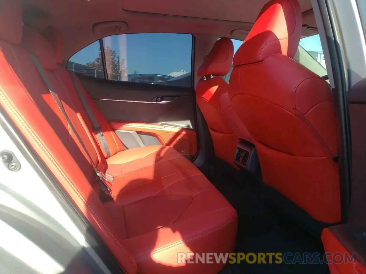 10 fotografías del automóvil dañado 4T1K61AKXNU068265 TOYOTA CAMRY 2022