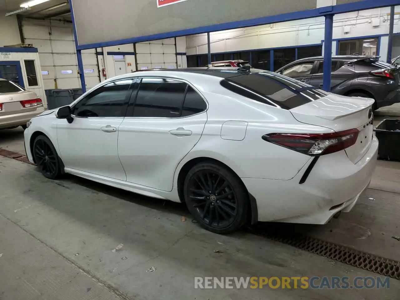 2 fotografías del automóvil dañado 4T1K61BK9NU069339 TOYOTA CAMRY 2022