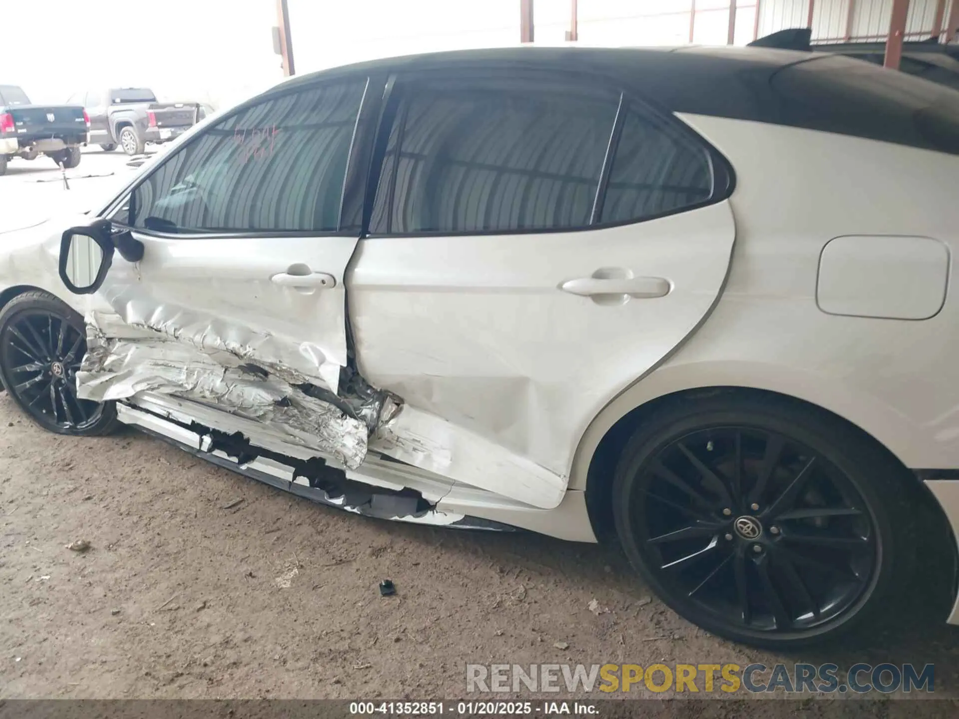 18 fotografías del automóvil dañado 4T1KZ1AK0NU069545 TOYOTA CAMRY 2022