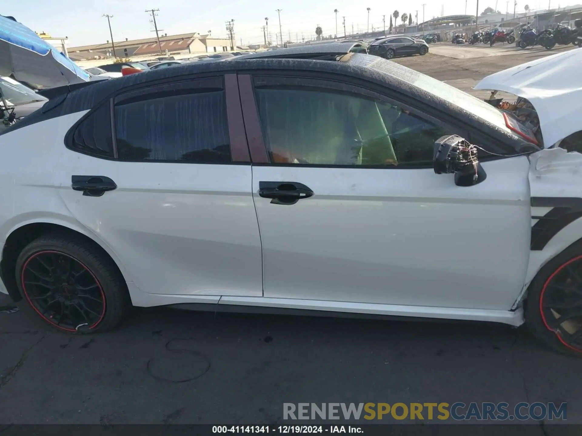 13 fotografías del automóvil dañado 4T1KZ1AK3NU065294 TOYOTA CAMRY 2022