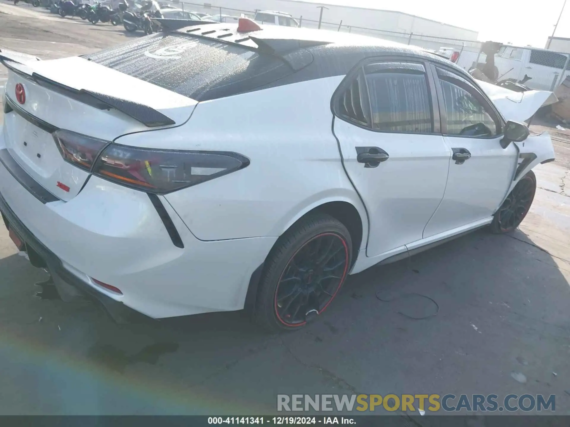 4 fotografías del automóvil dañado 4T1KZ1AK3NU065294 TOYOTA CAMRY 2022