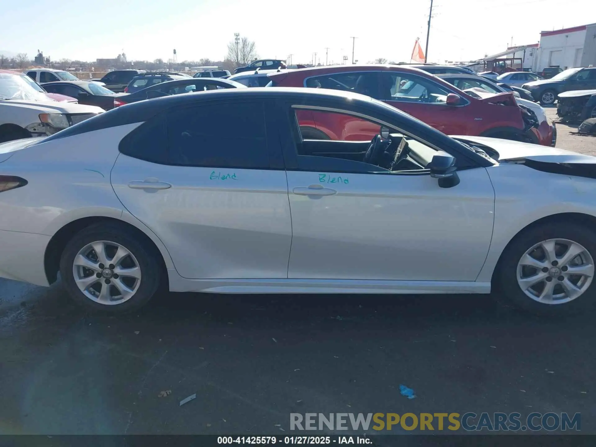 14 fotografías del automóvil dañado 4T1KZ1AK3NU070558 TOYOTA CAMRY 2022
