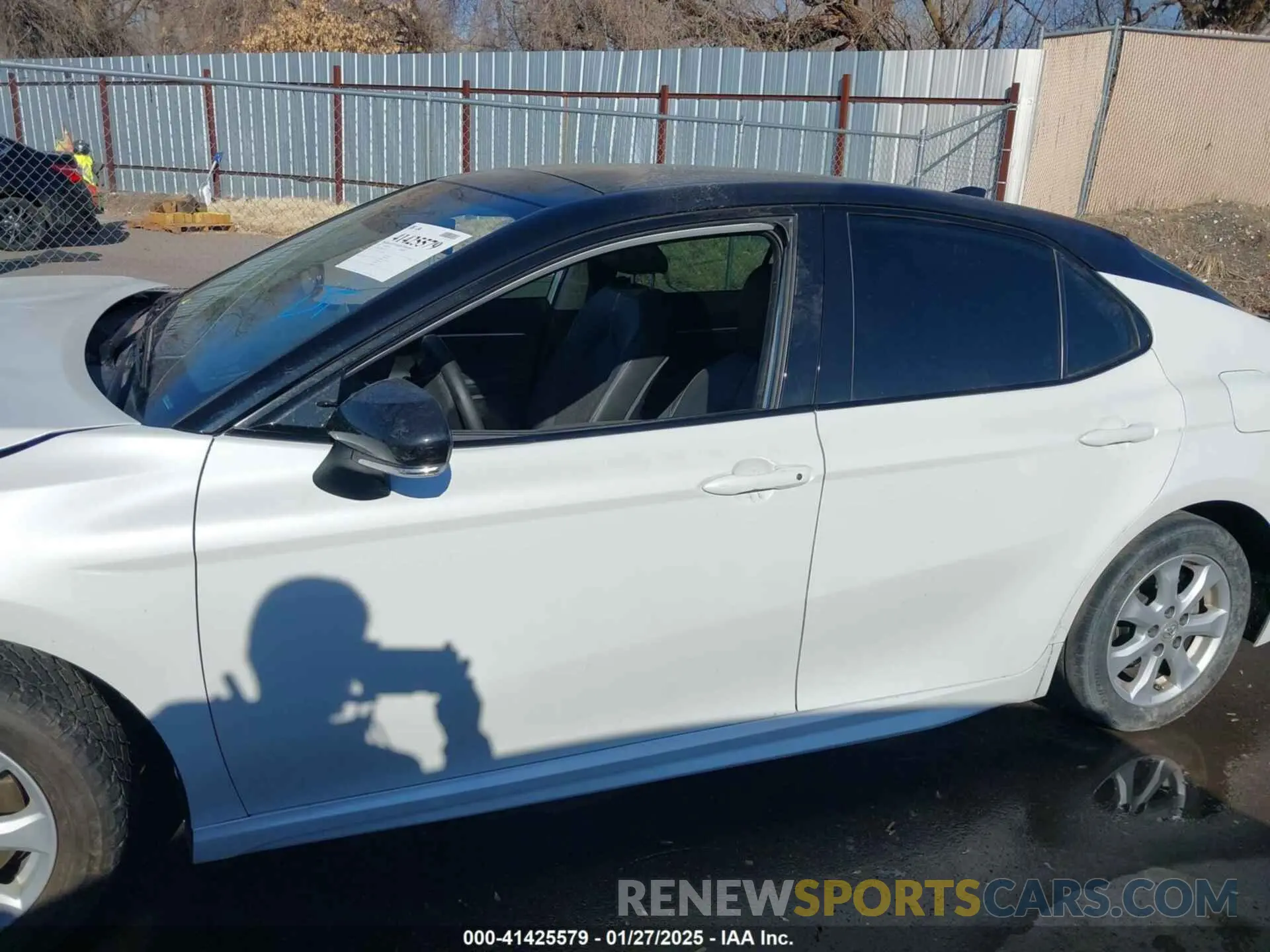 15 fotografías del automóvil dañado 4T1KZ1AK3NU070558 TOYOTA CAMRY 2022