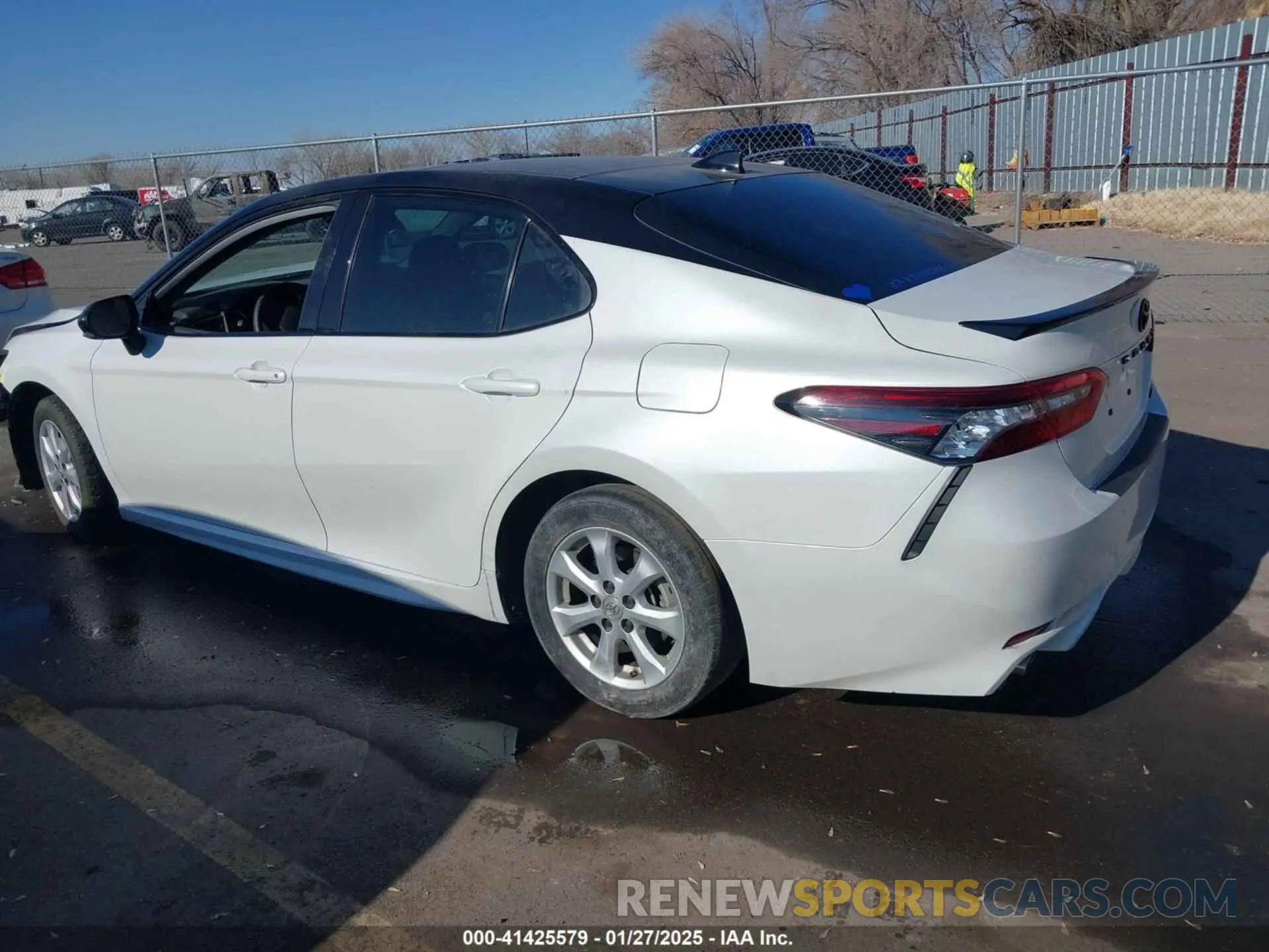 3 fotografías del automóvil dañado 4T1KZ1AK3NU070558 TOYOTA CAMRY 2022