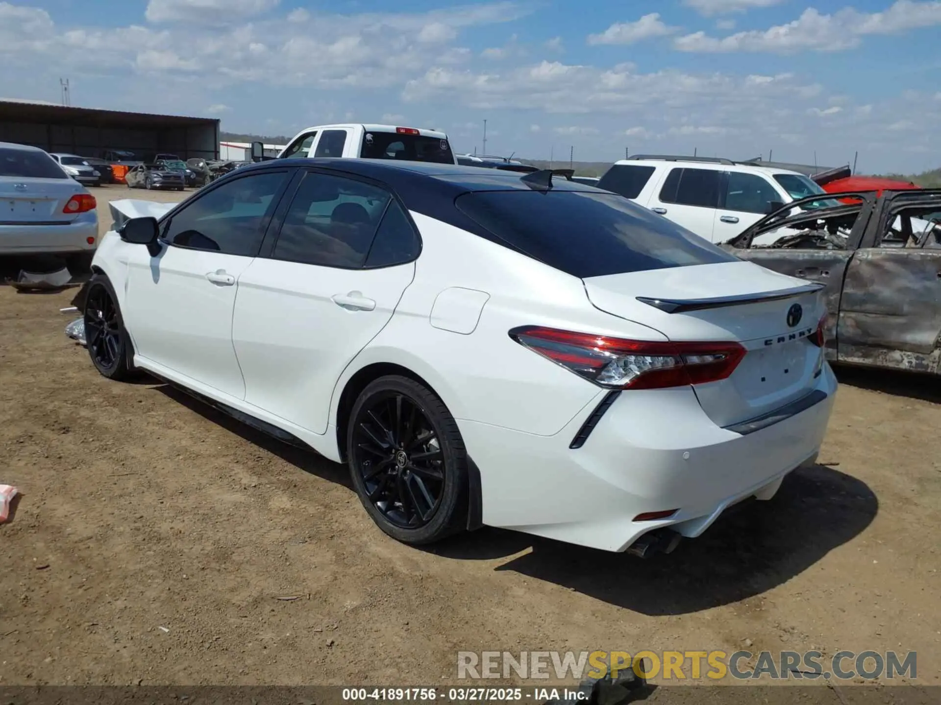 3 fotografías del automóvil dañado 4T1KZ1AK3NU070981 TOYOTA CAMRY 2022