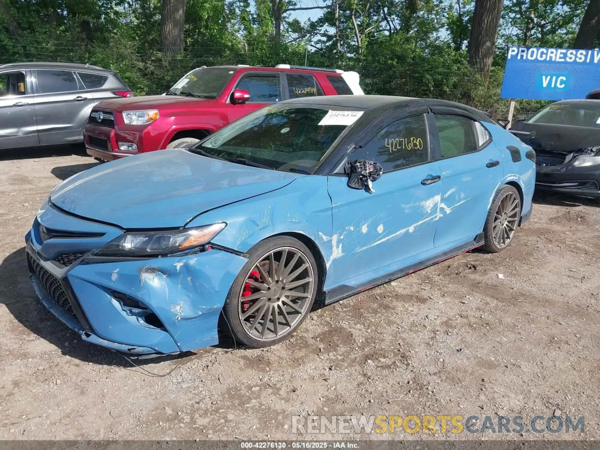 2 fotografías del automóvil dañado 4T1KZ1AK4NU061948 TOYOTA CAMRY 2022