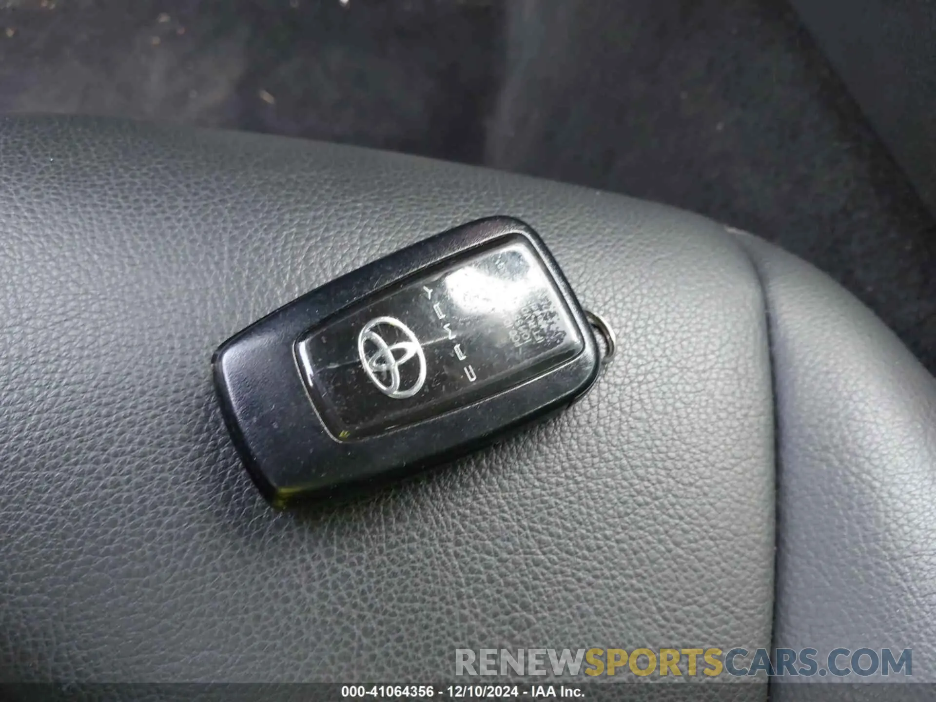 11 fotografías del automóvil dañado 4T1KZ1AK4NU070035 TOYOTA CAMRY 2022