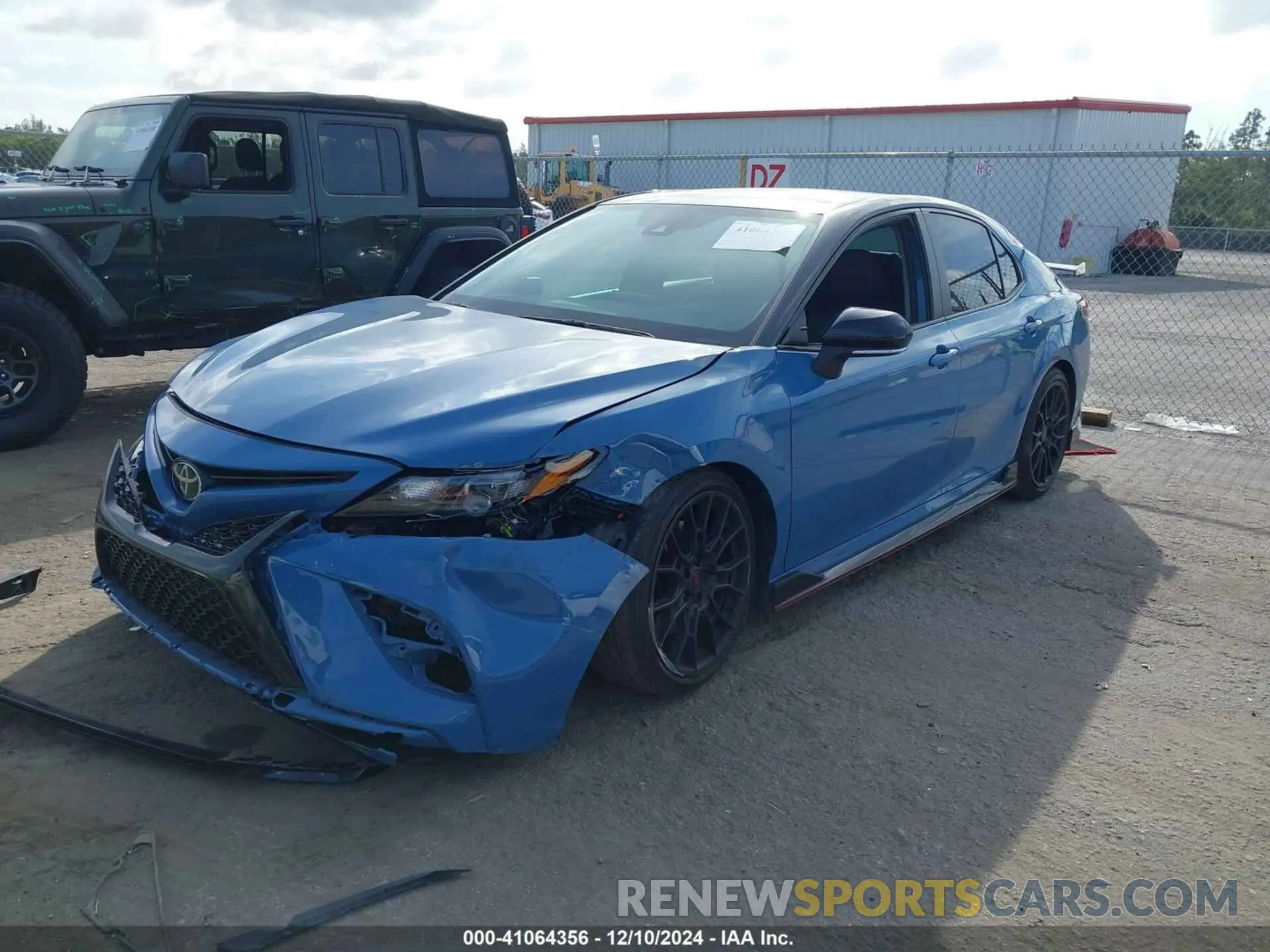 2 fotografías del automóvil dañado 4T1KZ1AK4NU070035 TOYOTA CAMRY 2022