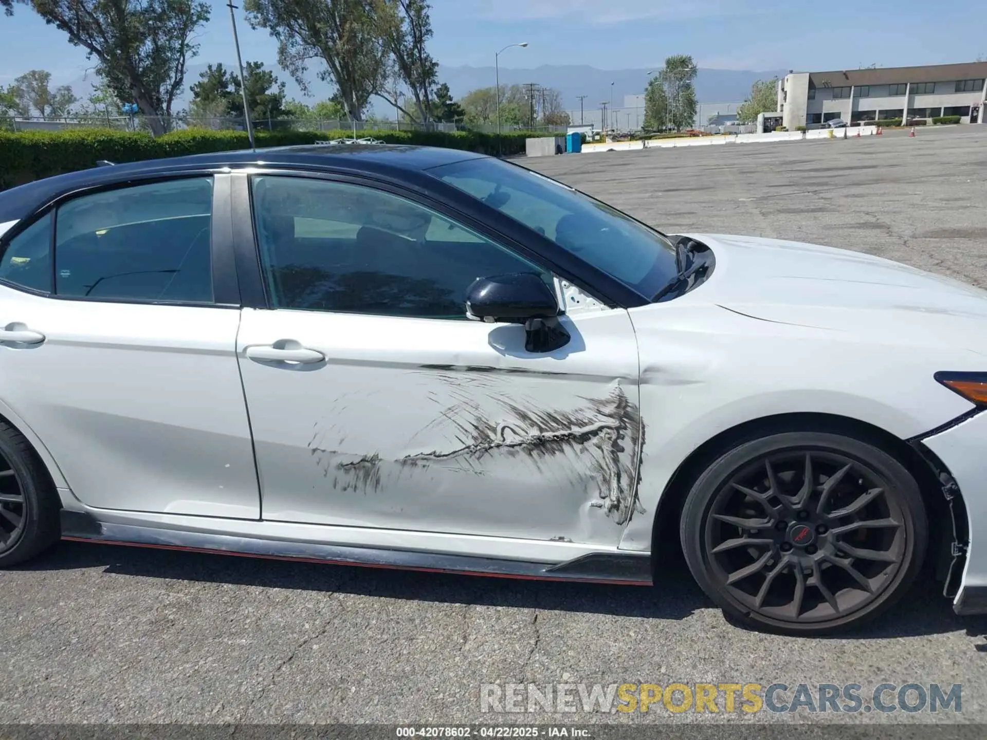 19 fotografías del automóvil dañado 4T1KZ1AK6NU066620 TOYOTA CAMRY 2022