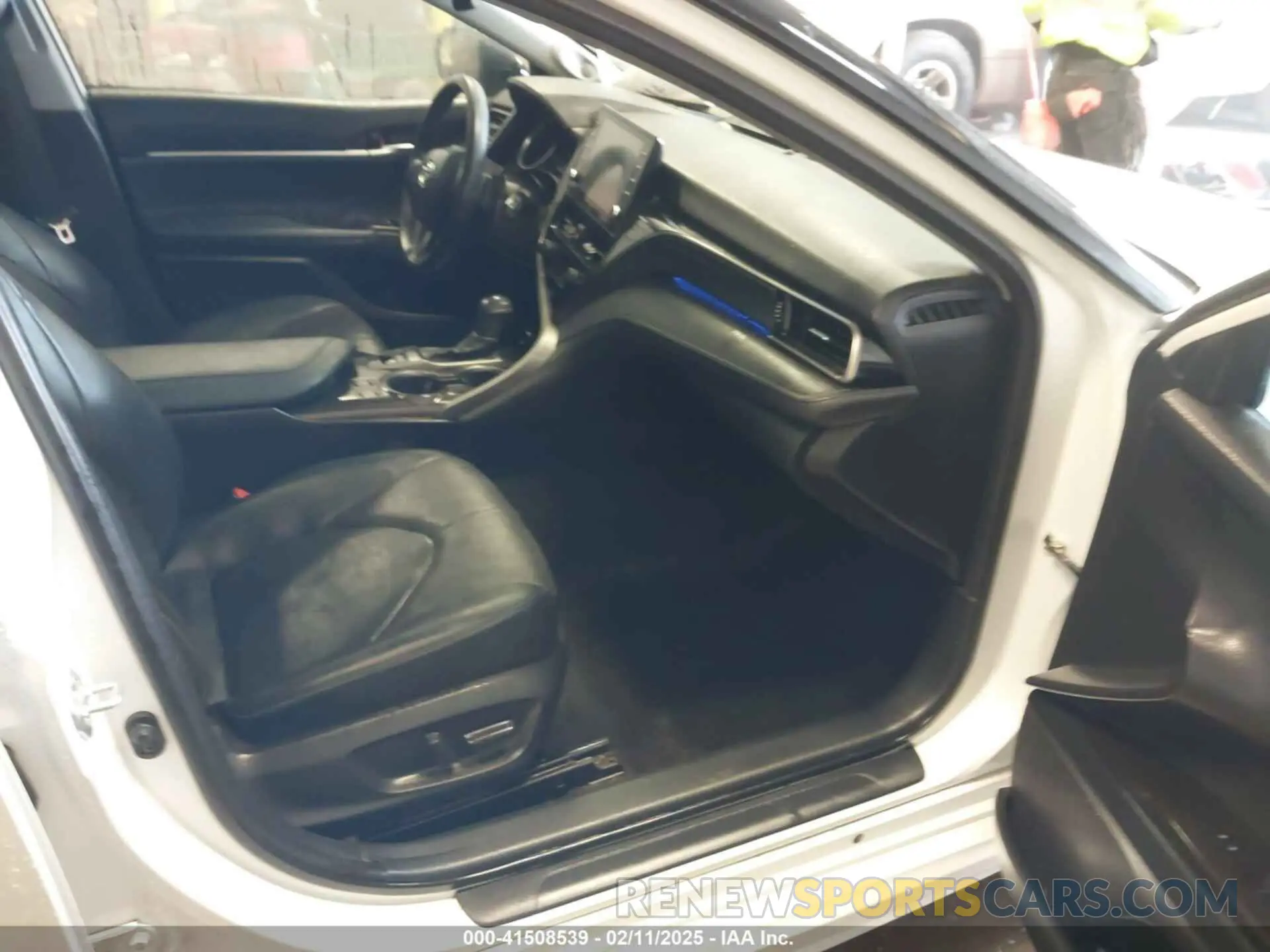 5 fotografías del automóvil dañado 4T1KZ1AK7NU068652 TOYOTA CAMRY 2022
