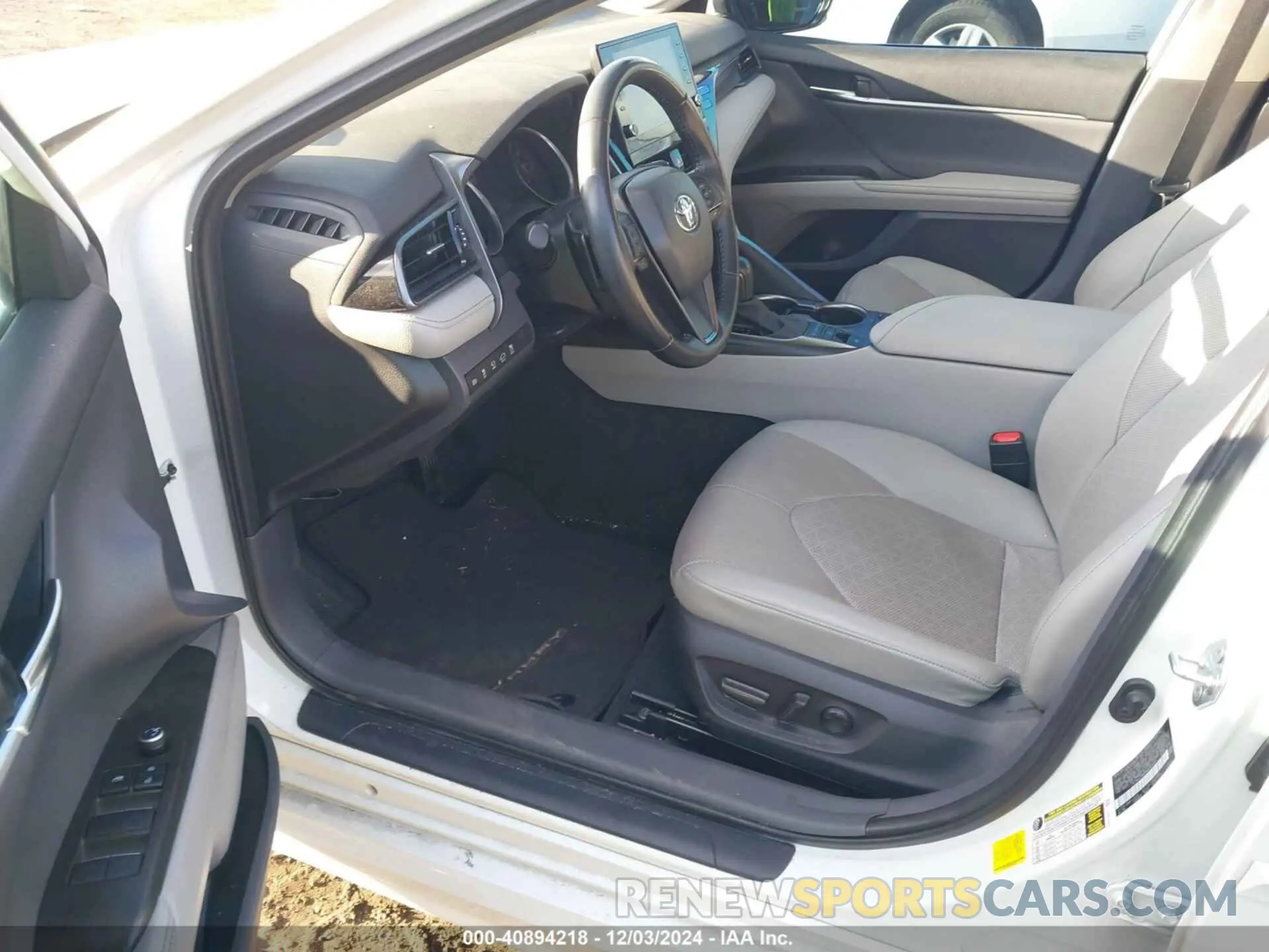 5 fotografías del automóvil dañado 4T1KZ1AK8NU064805 TOYOTA CAMRY 2022