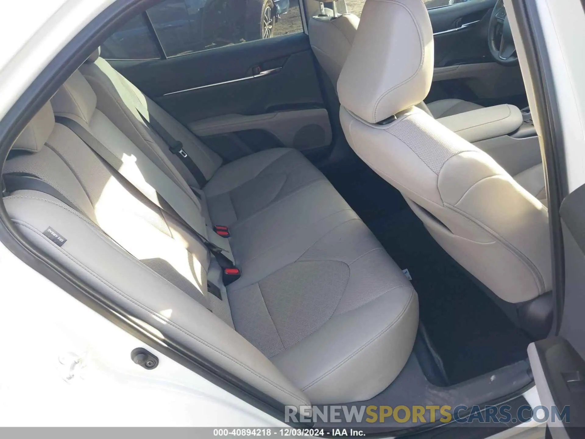 8 fotografías del automóvil dañado 4T1KZ1AK8NU064805 TOYOTA CAMRY 2022