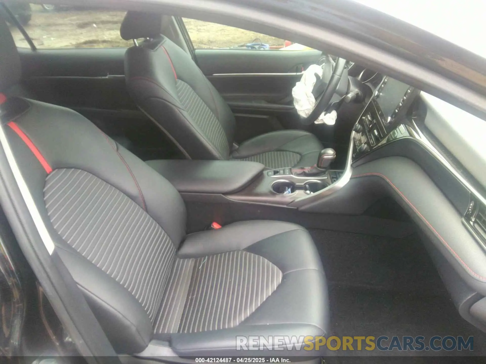 5 fotografías del automóvil dañado 4T1KZ1AK8NU069518 TOYOTA CAMRY 2022
