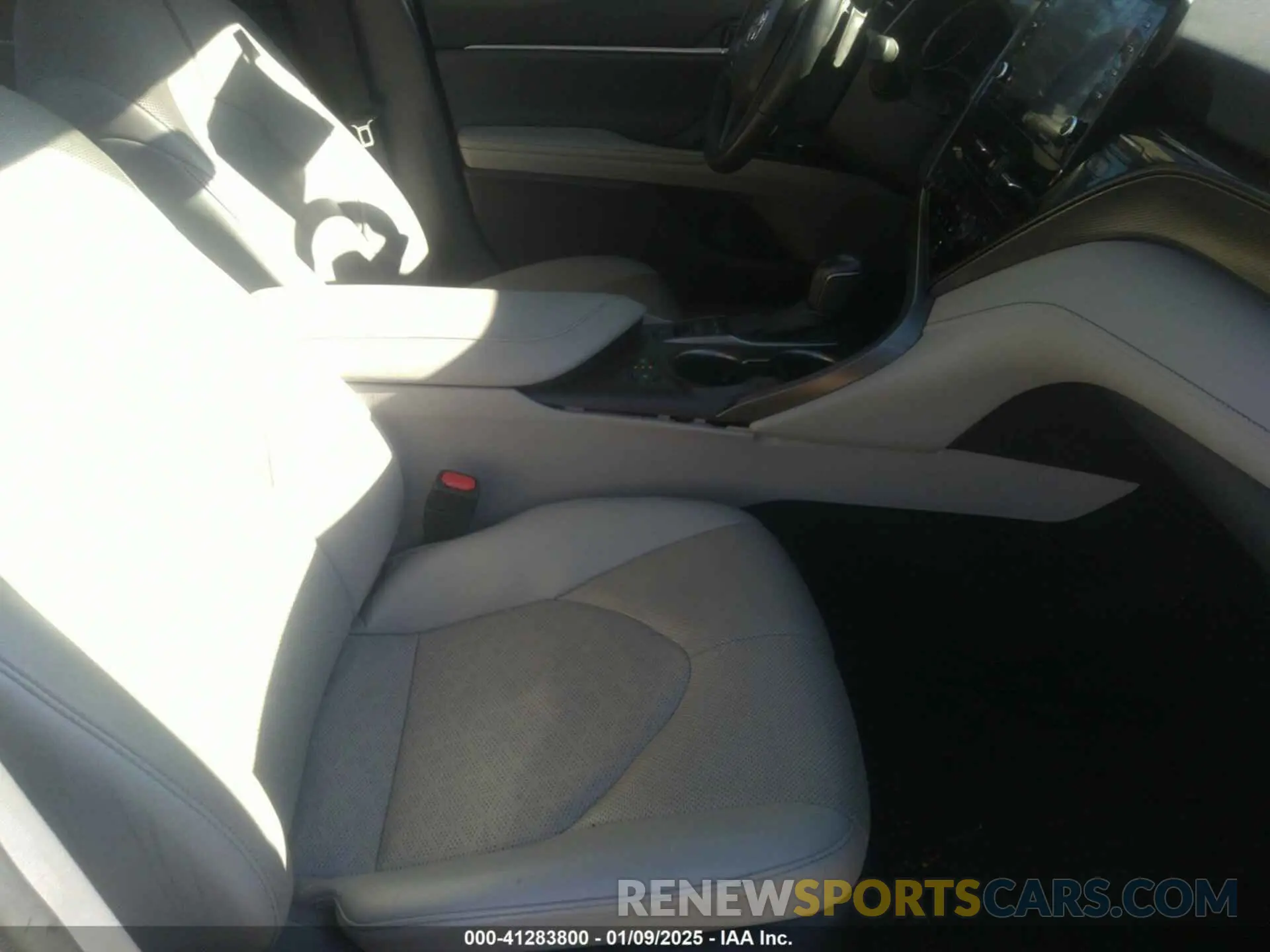 5 fotografías del automóvil dañado 4T1KZ1AK9NU060715 TOYOTA CAMRY 2022