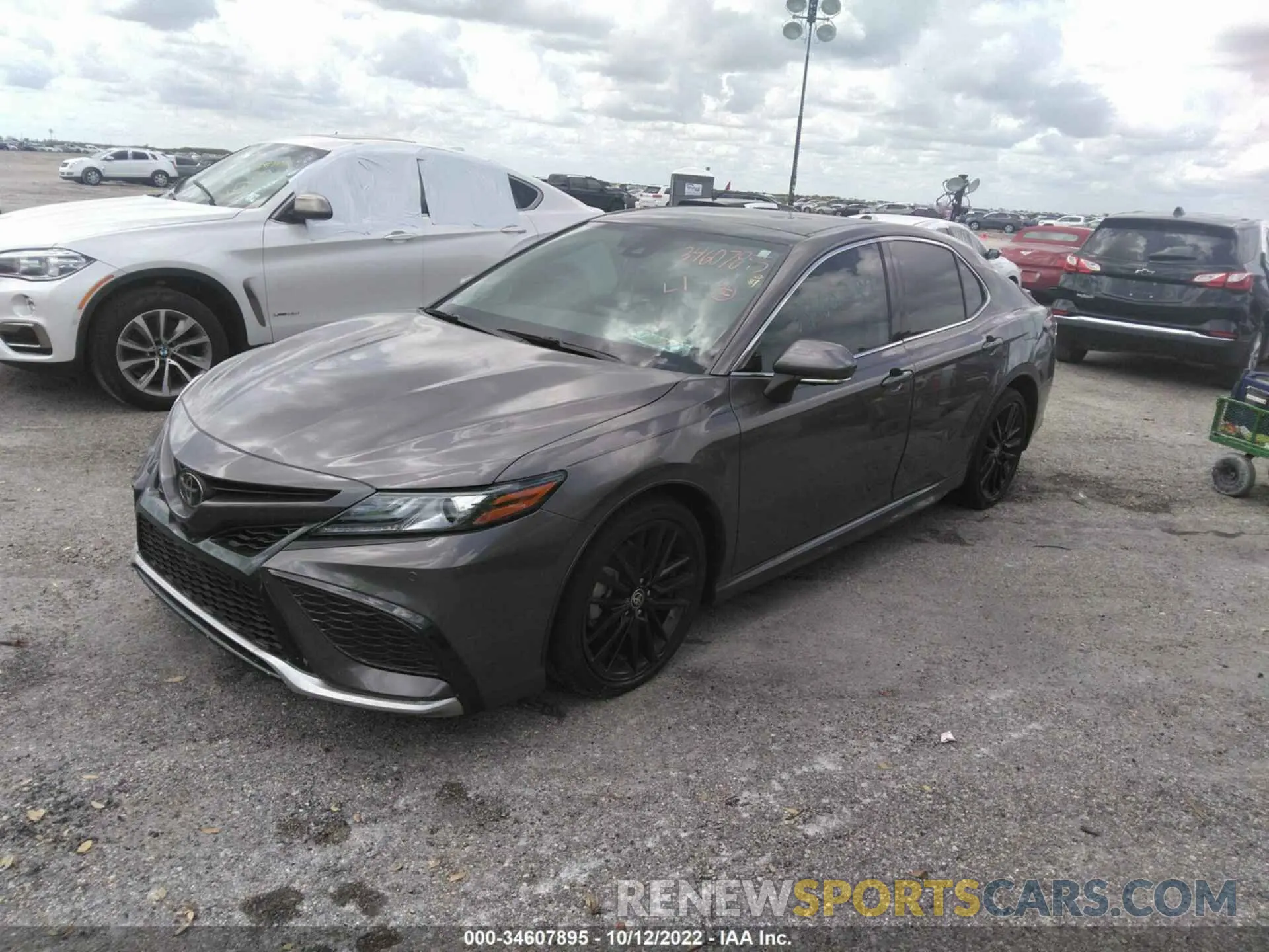 2 fotografías del automóvil dañado 4T1KZ1AK9NU068393 TOYOTA CAMRY 2022