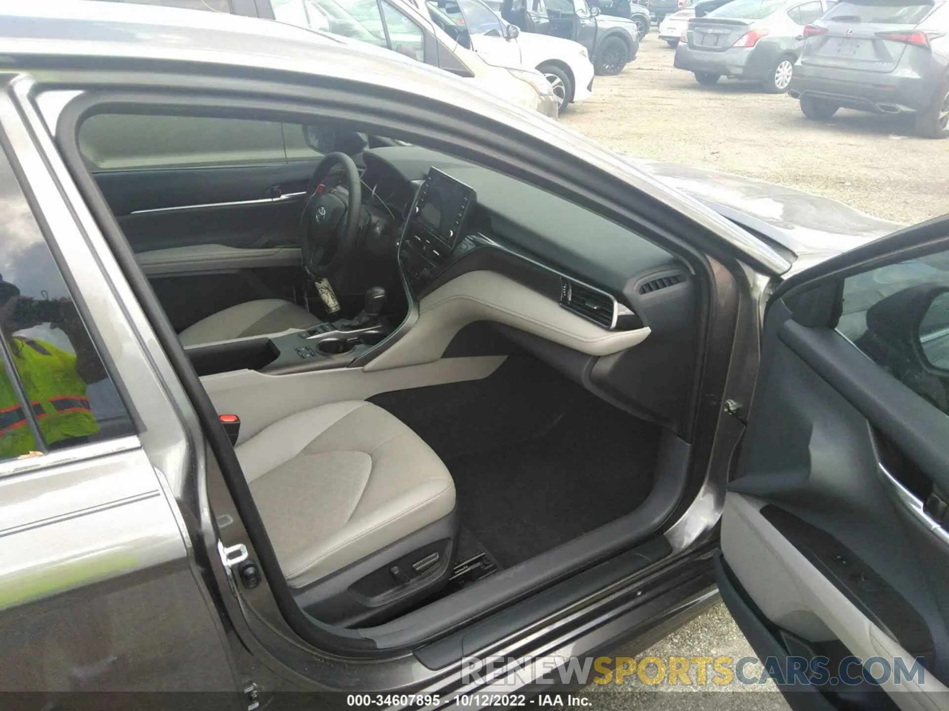 5 fotografías del automóvil dañado 4T1KZ1AK9NU068393 TOYOTA CAMRY 2022
