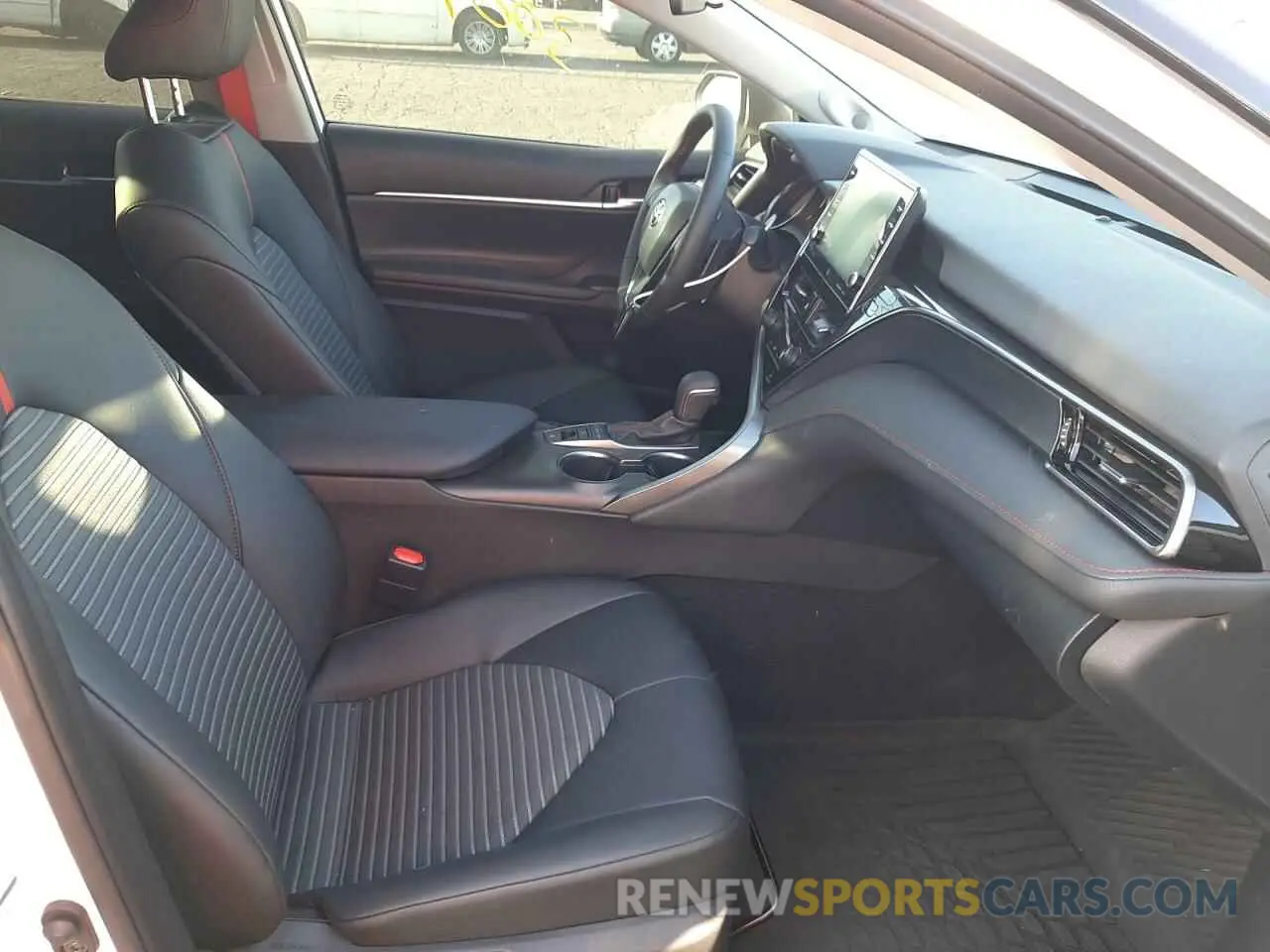 5 fotografías del automóvil dañado 4T1KZ1AK9NU069687 TOYOTA CAMRY 2022