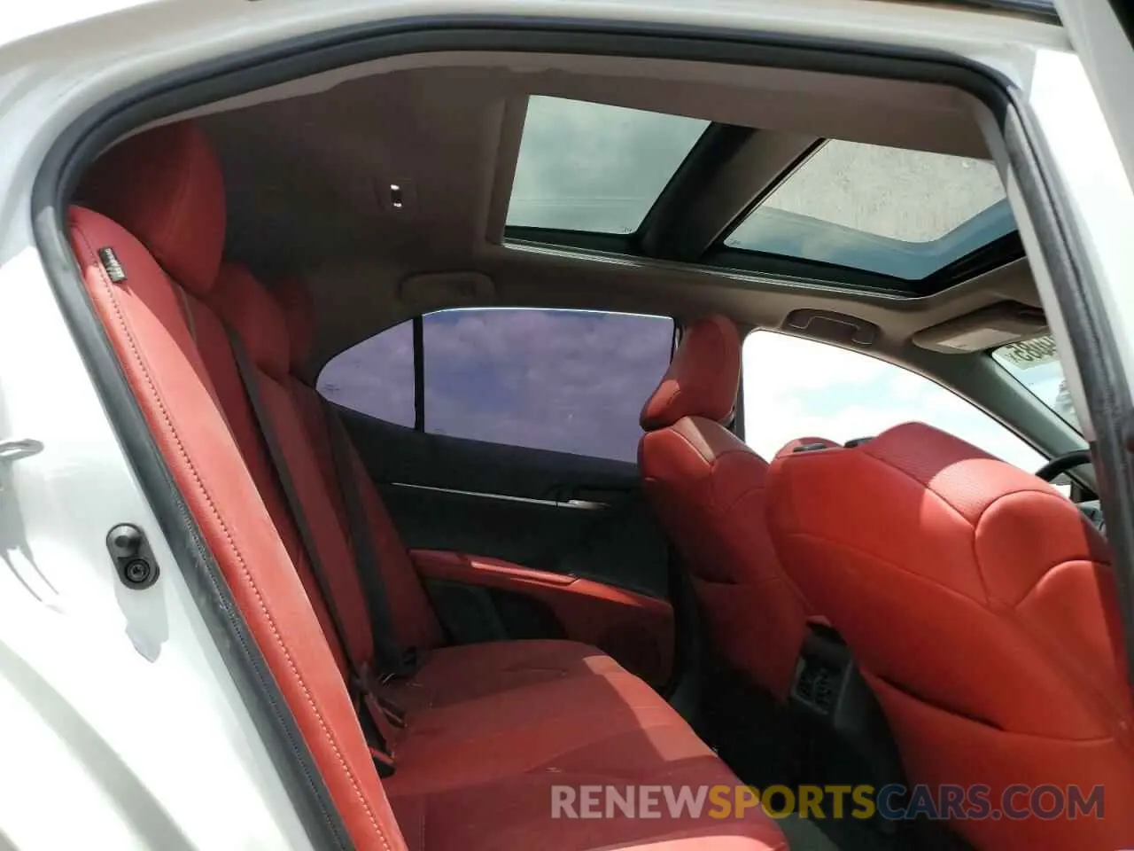 10 fotografías del automóvil dañado 4T1KZ1AKXNU071562 TOYOTA CAMRY 2022