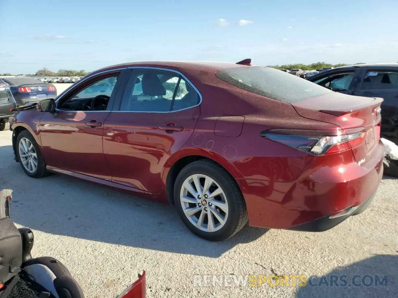 2 fotografías del automóvil dañado 4T1R11AK0NU630946 TOYOTA CAMRY 2022