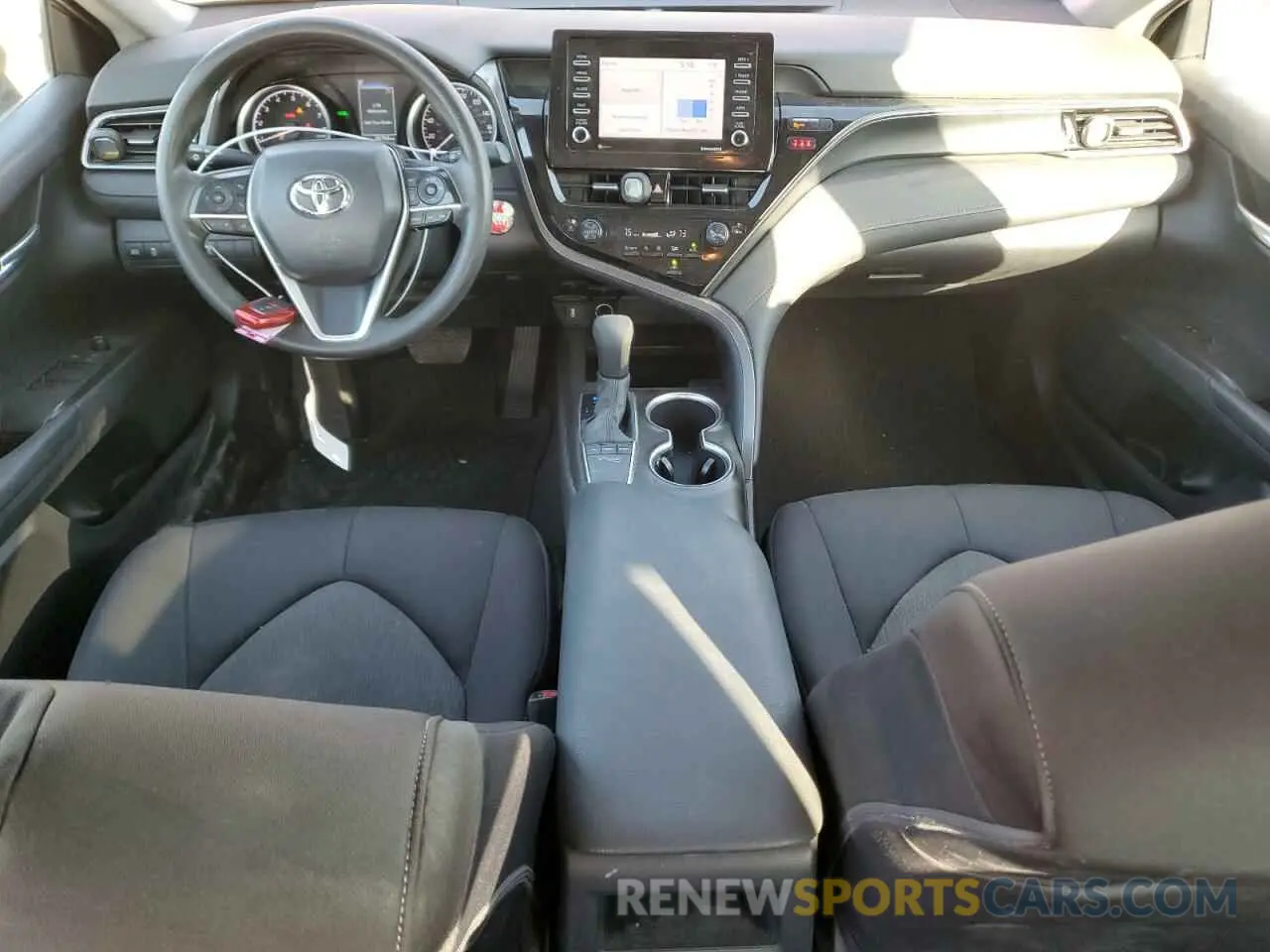 8 fotografías del automóvil dañado 4T1R11AK0NU630946 TOYOTA CAMRY 2022