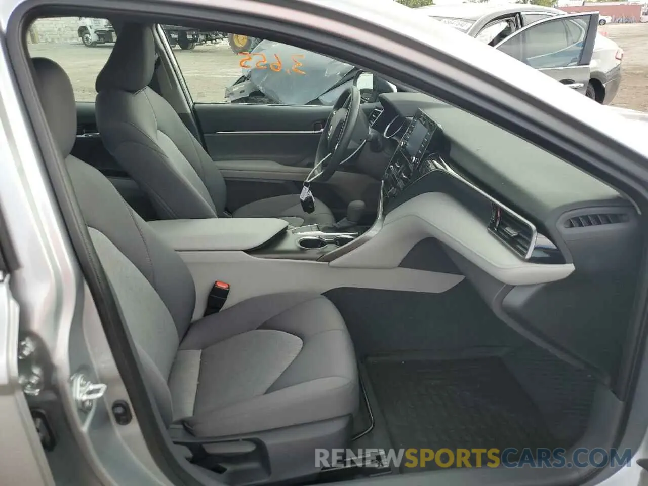 5 fotografías del automóvil dañado 4T1R11AK0NU688426 TOYOTA CAMRY 2022