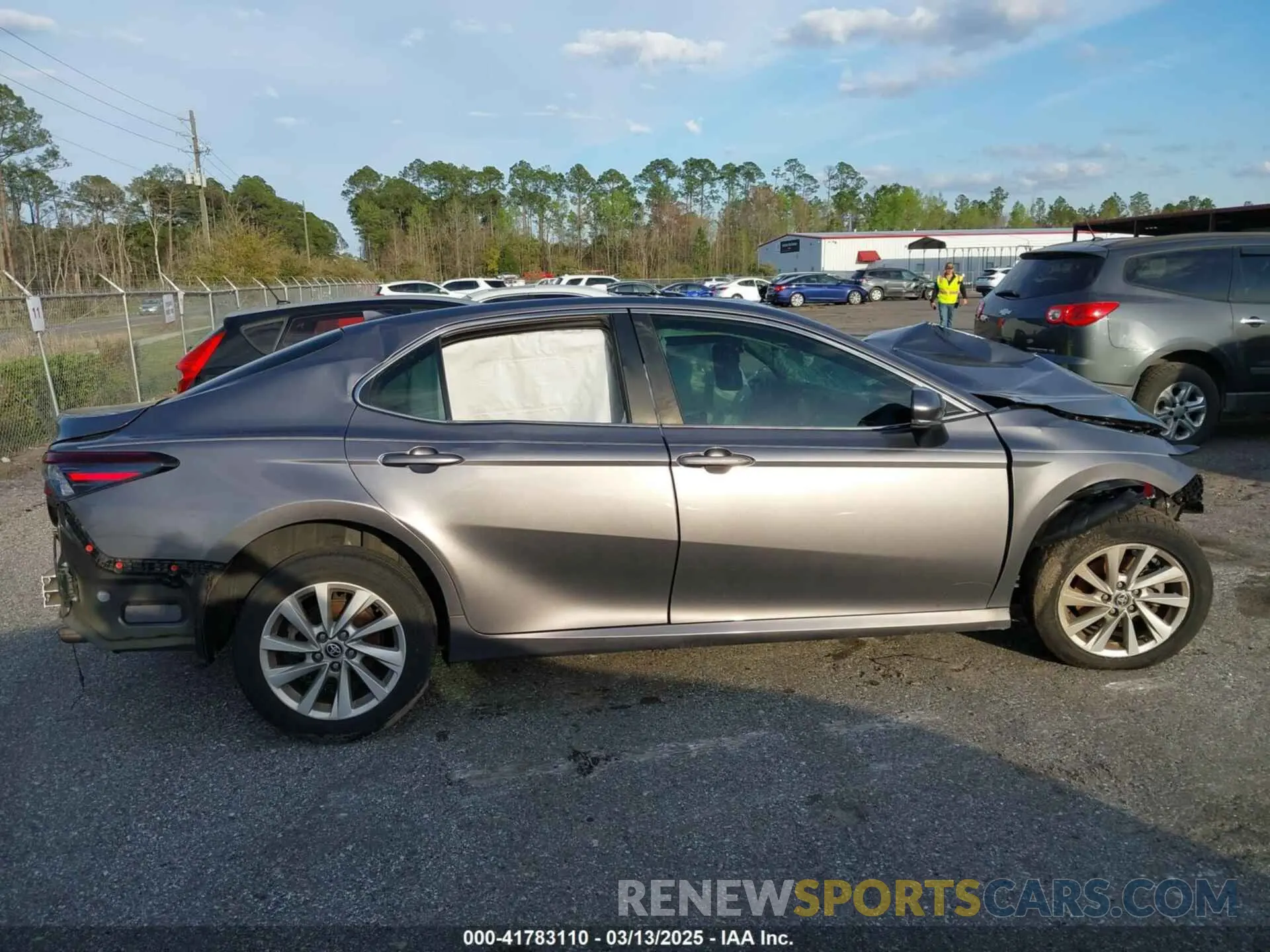 12 fotografías del automóvil dañado 4T1R11AK2NU069892 TOYOTA CAMRY 2022