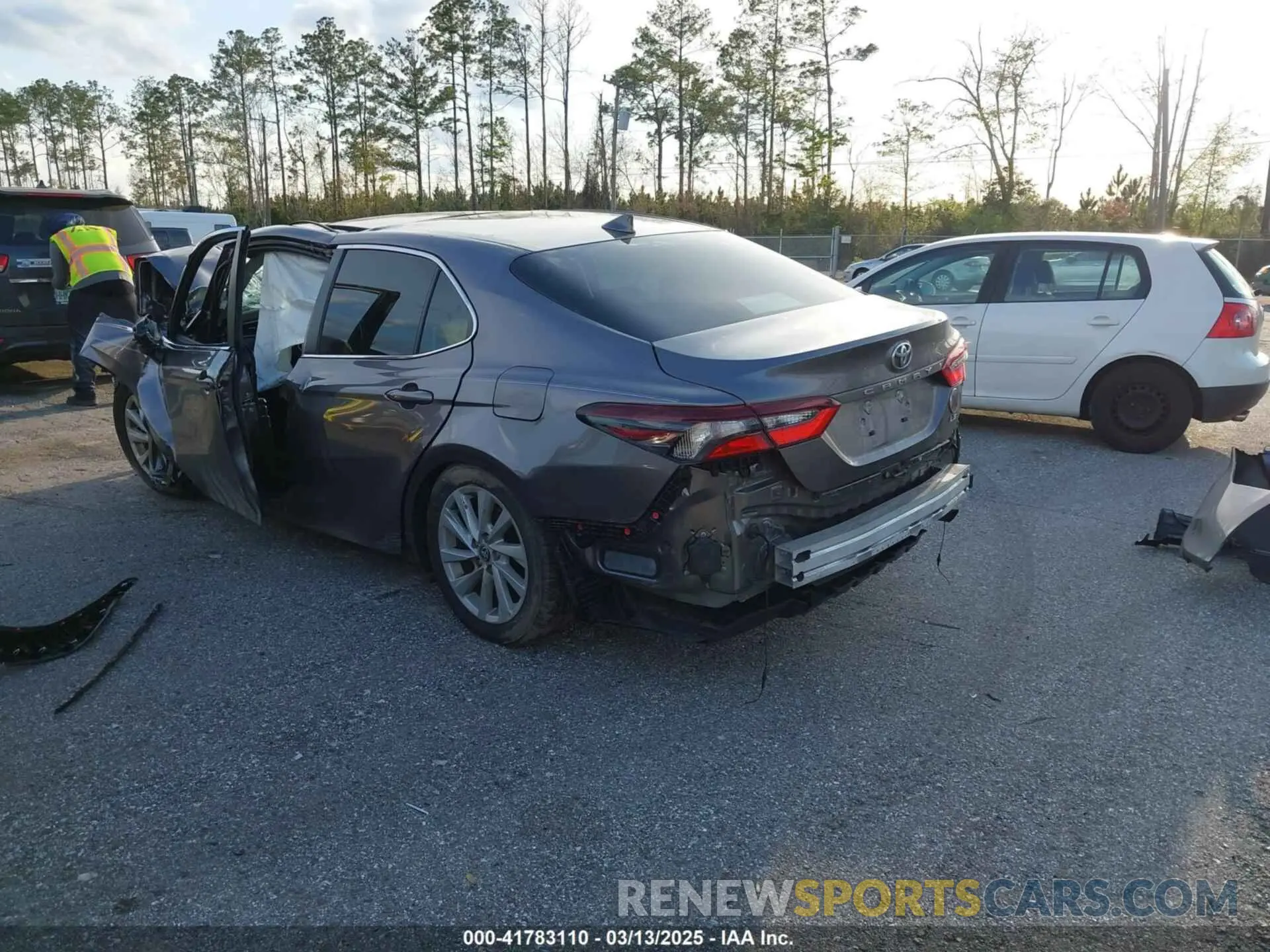 3 fotografías del automóvil dañado 4T1R11AK2NU069892 TOYOTA CAMRY 2022