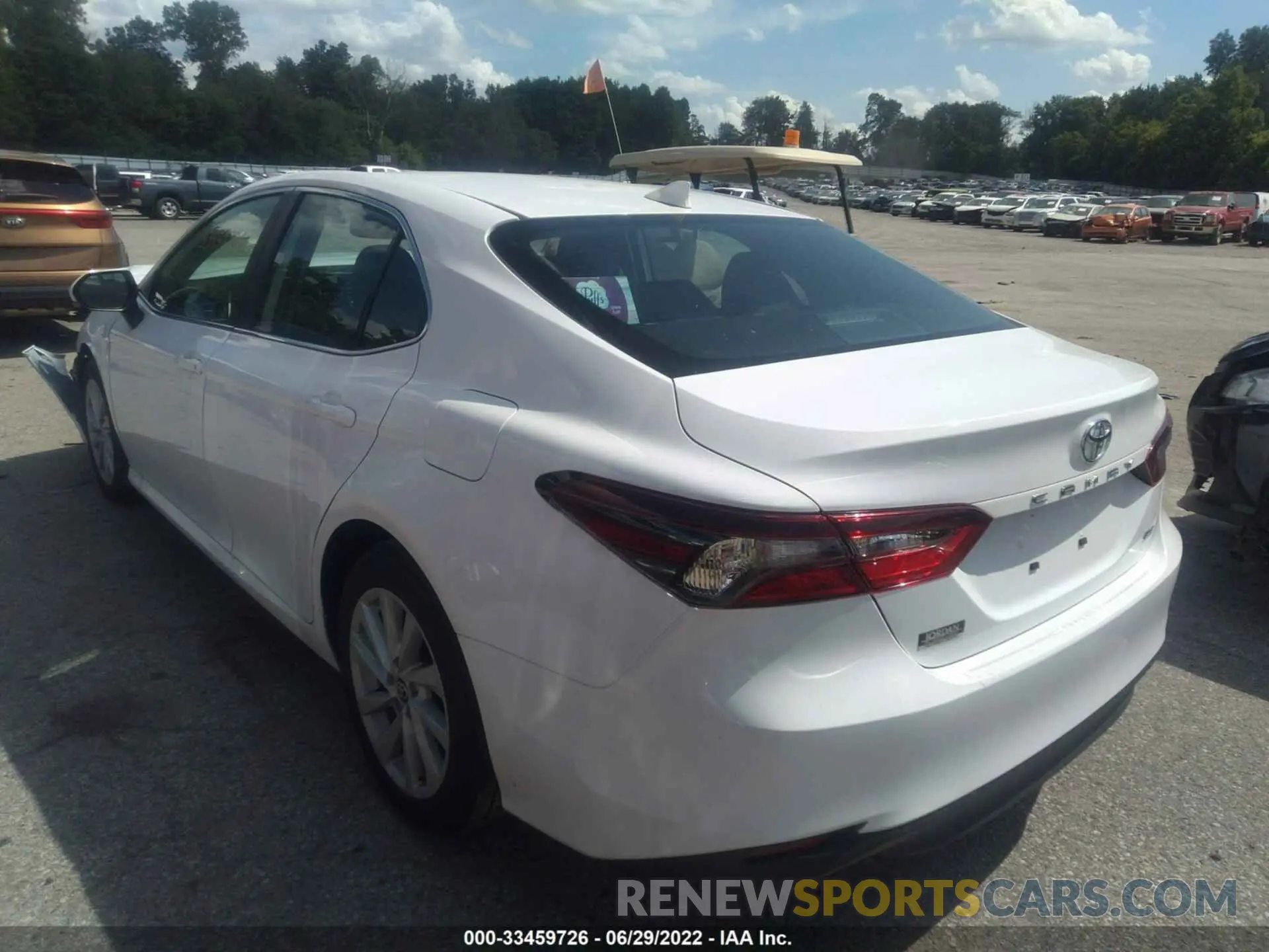 3 fotografías del automóvil dañado 4T1R11AK4NU675629 TOYOTA CAMRY 2022