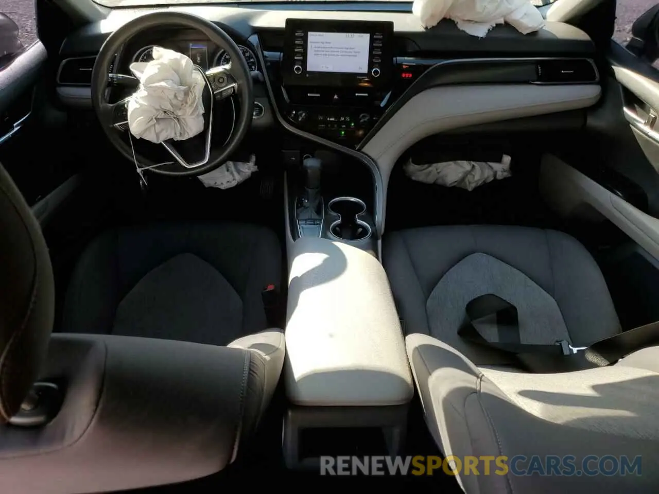 8 fotografías del automóvil dañado 4T1R11AK6NU622169 TOYOTA CAMRY 2022