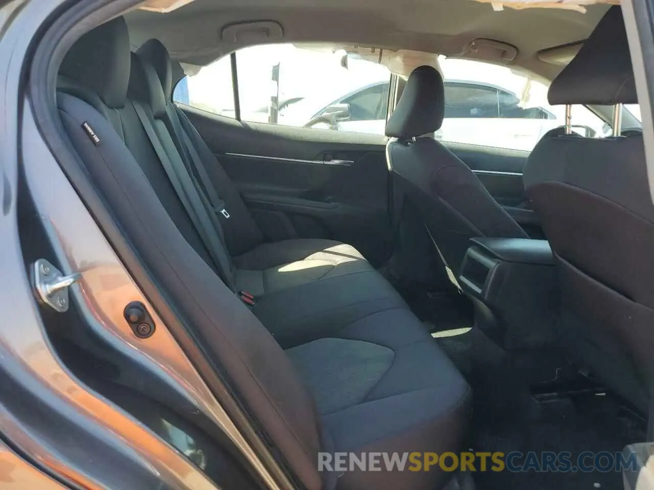 10 fotografías del automóvil dañado 4T1R11AK7NU663555 TOYOTA CAMRY 2022