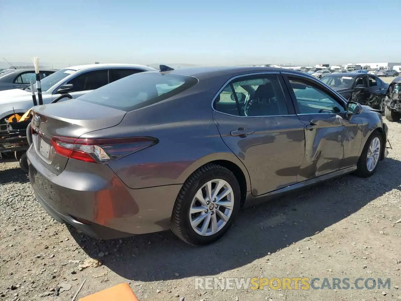 3 fotografías del automóvil dañado 4T1R11AK7NU663555 TOYOTA CAMRY 2022