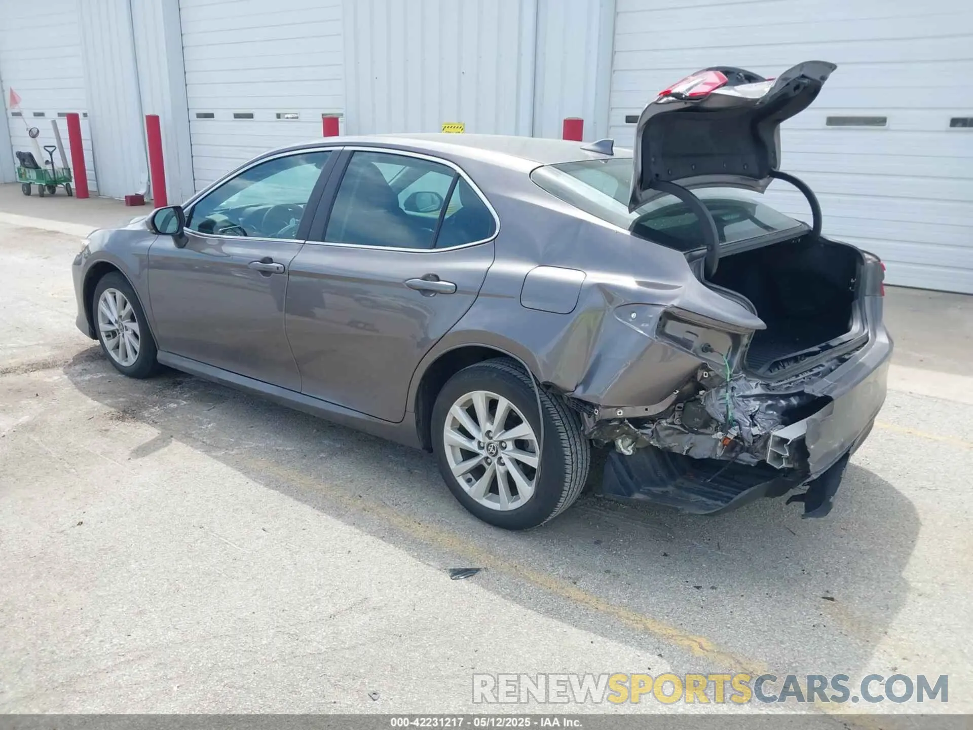 3 fotografías del automóvil dañado 4T1R11AK9NU658132 TOYOTA CAMRY 2022