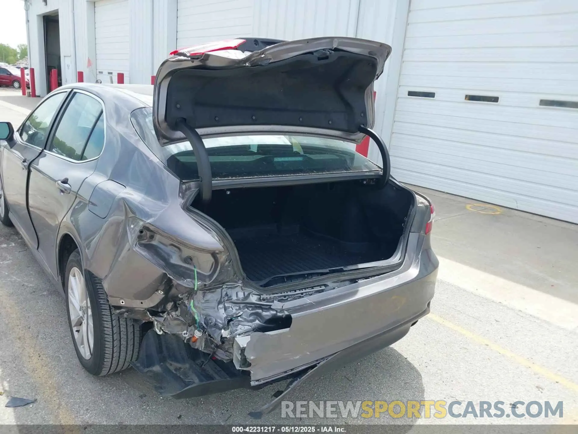 6 fotografías del automóvil dañado 4T1R11AK9NU658132 TOYOTA CAMRY 2022