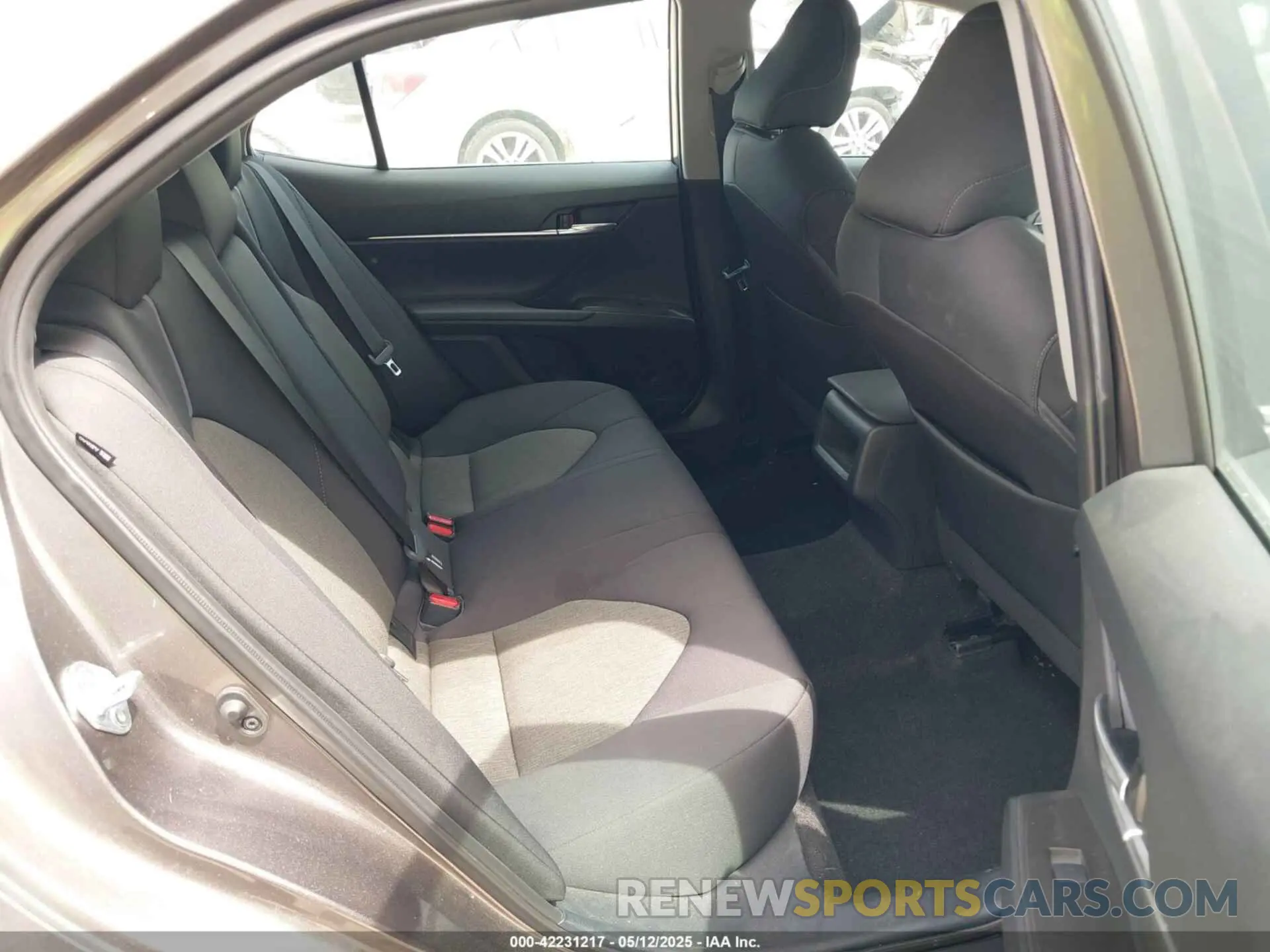 8 fotografías del automóvil dañado 4T1R11AK9NU658132 TOYOTA CAMRY 2022